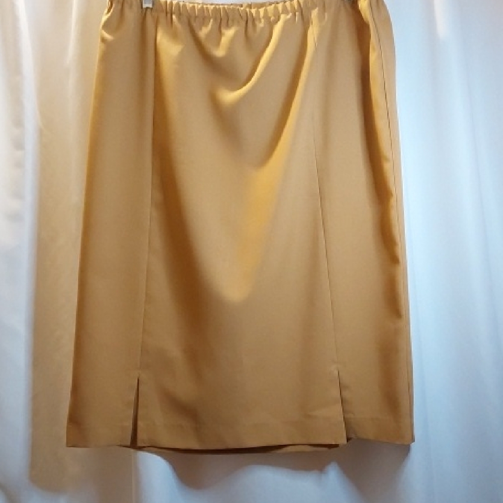 Classic Camel Tan Women's Skirt - Picture 6 of 6
